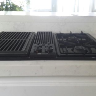 Downdraft cooktop