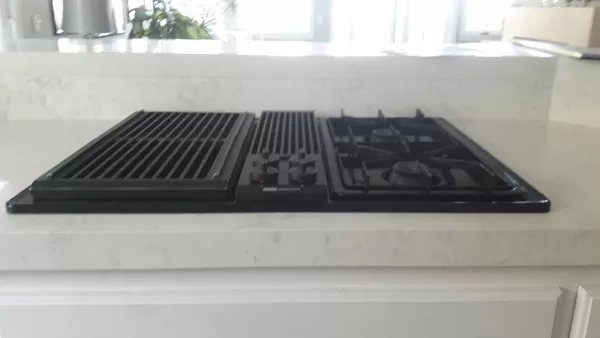 Downdraft cooktop